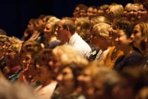 Werknemers in de zaal